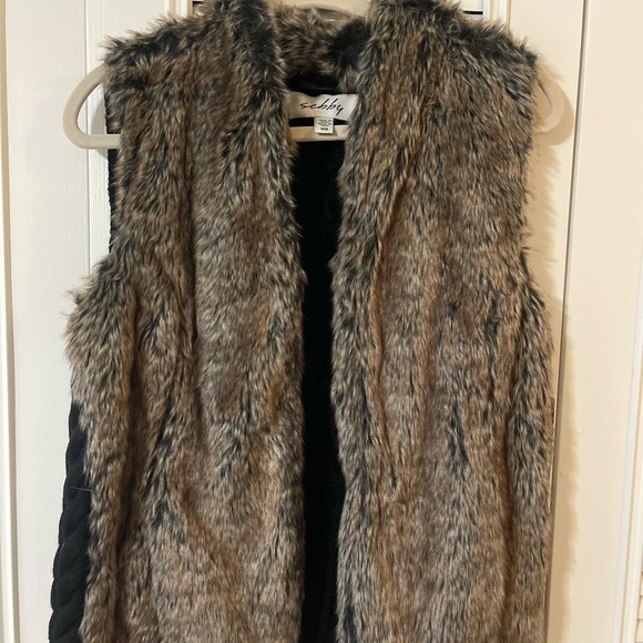 Classy - Picture 3 of 4